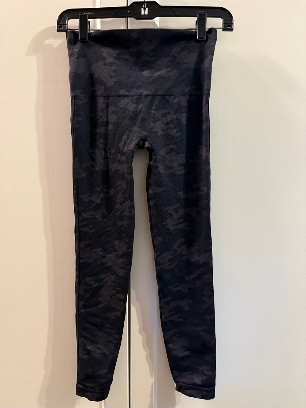 SPANX Women’s Medium Look at Me Now Seamless Camo Leggings Black Gray